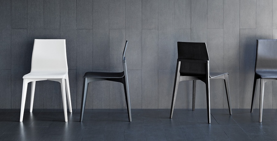 Chair on a wooden frame with a high back Karma, Pianca