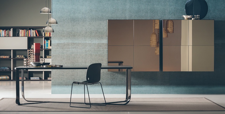 Chair on a metal frame with a high back Intro, Pianka