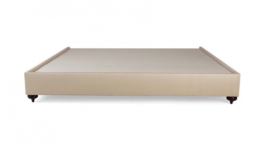 The base with a frame made of natural wood Saint-Denis, Christopher Guy (Harrison & Gil) 