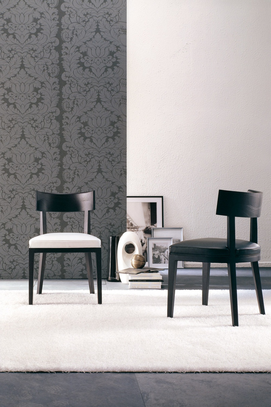 Wide chair with open back, Beatrice - Porada