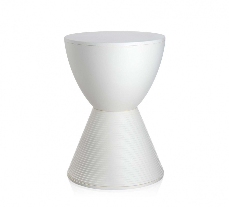 The stool Prince Aha of plastic, Kartell