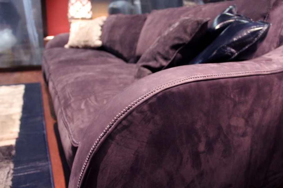 The four-seater sofa upholstered in natural leather Simon, Ulivi