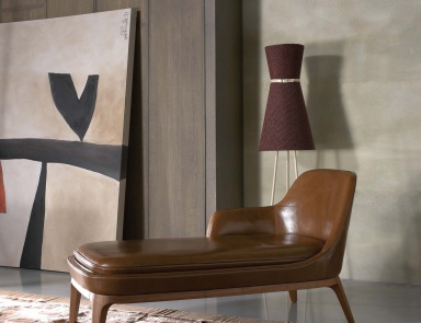 The couch on the frame of the TUI in the leather upholstery Dory, Ulivi 