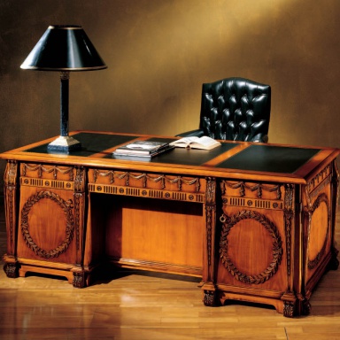 Writing table Armando Rho