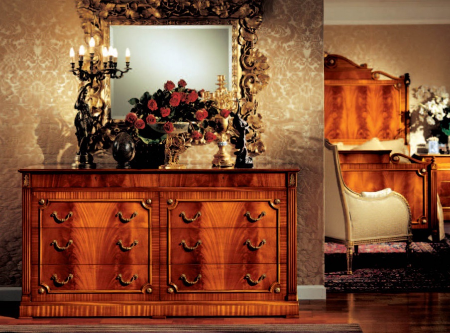 A chest of drawers made of solid wood, Armando Rho