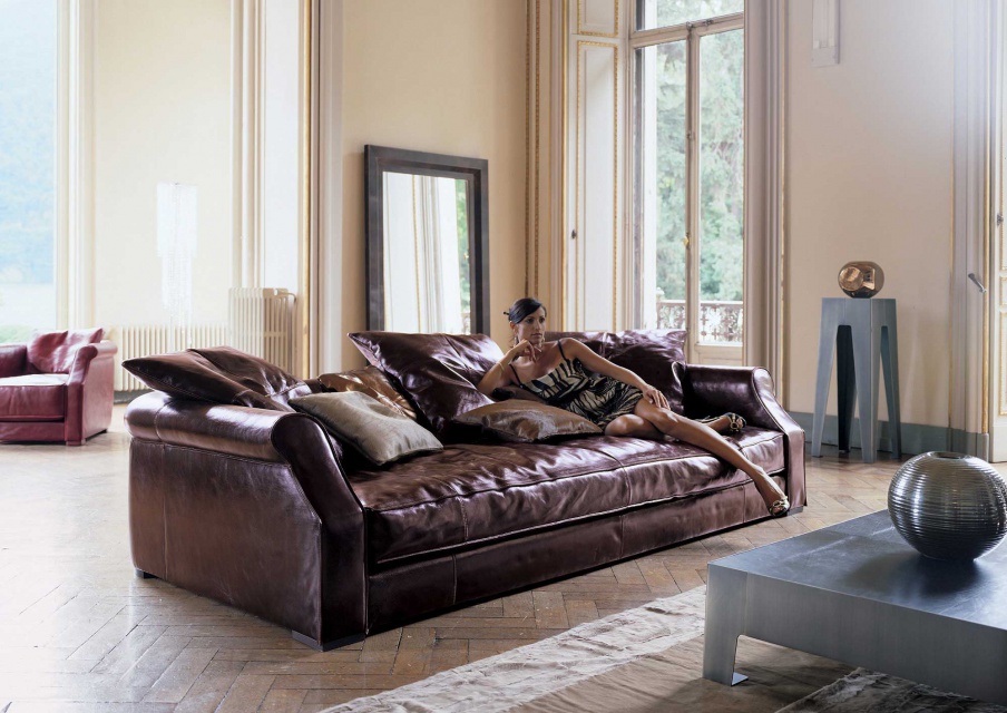 Three seater sofa classic Rubens, Longhi 