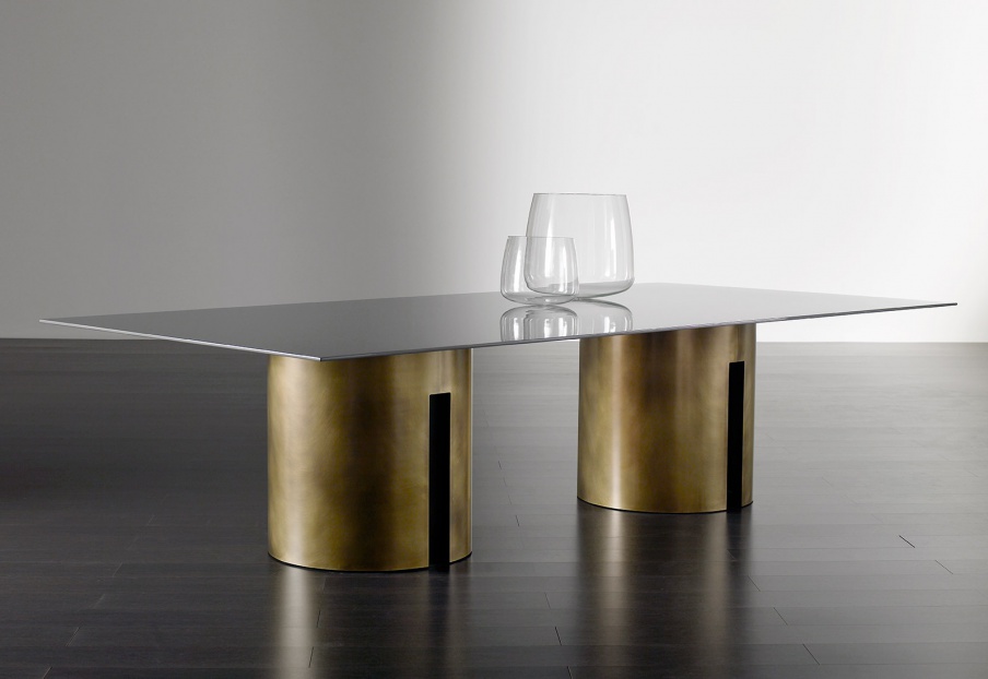 The table is rectangular Gong, Meridiani