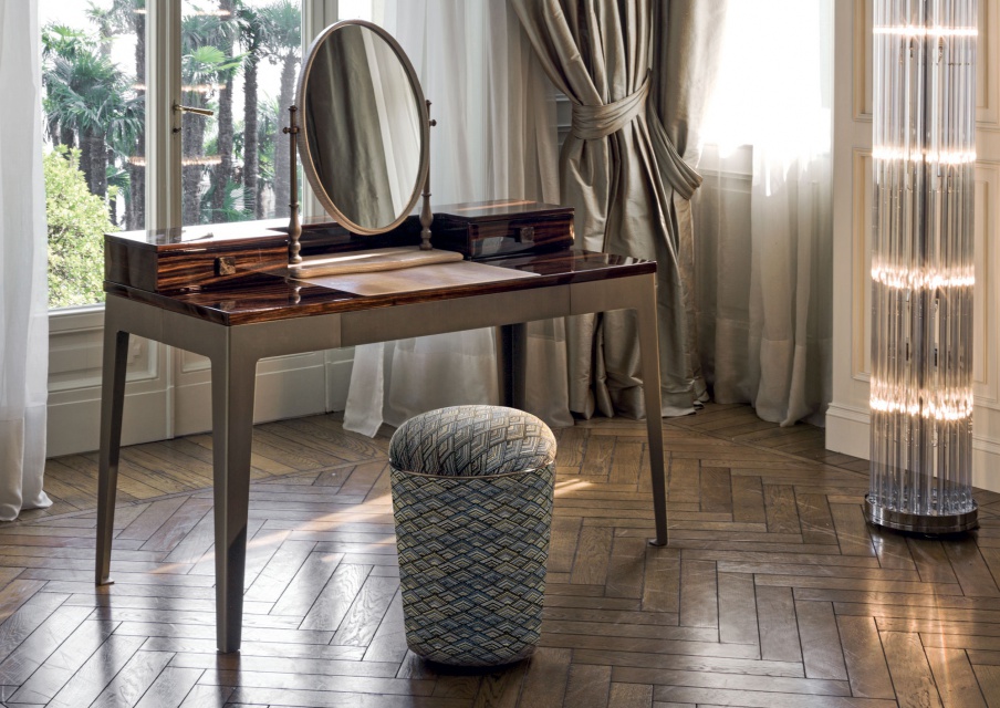 Stool with seat in natural wood loveluxe Teo, Longhi