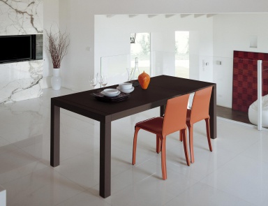 Desko dining table, Longhi