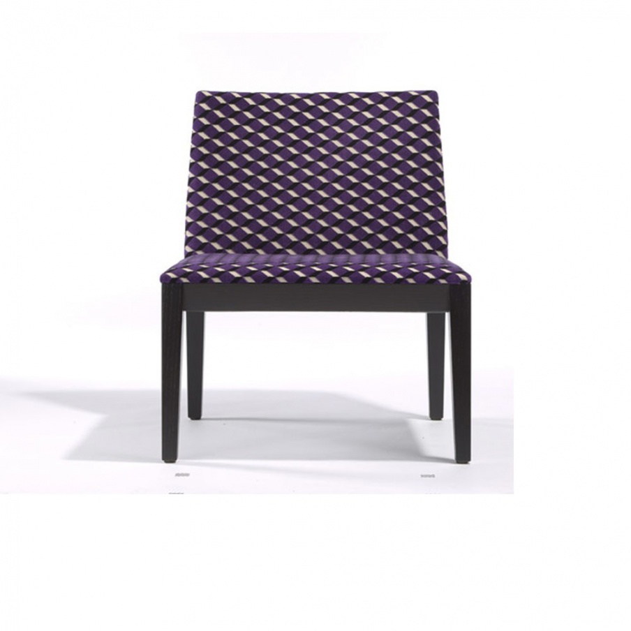 A chair made of natural wood Concetto, Past ... 