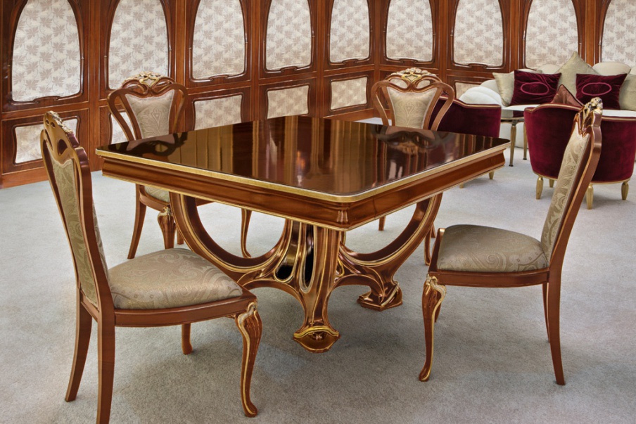 A table made of wood, Liberty, Medea