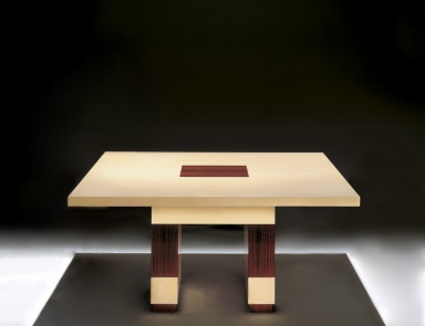 Dining table, Tura