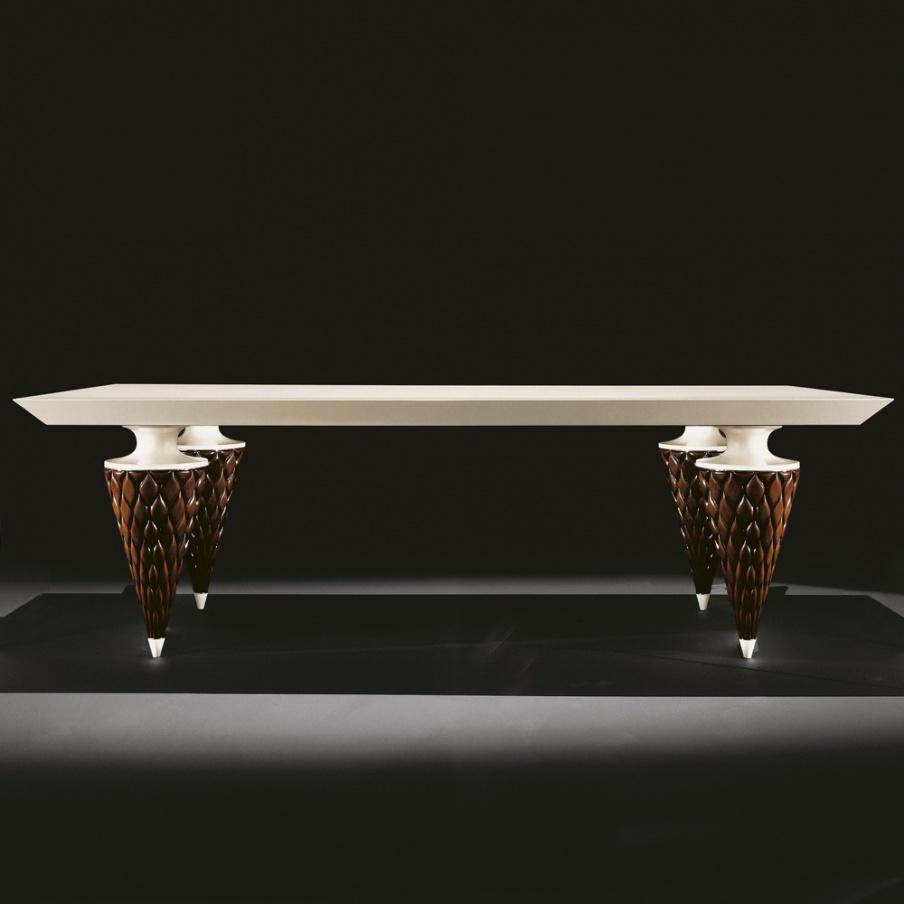 Dining table, Tura