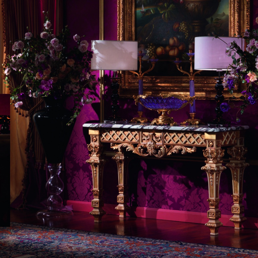 The console is made of solid wood, Armando Rho