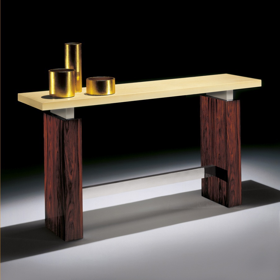 The console is natural wood, Tura 
