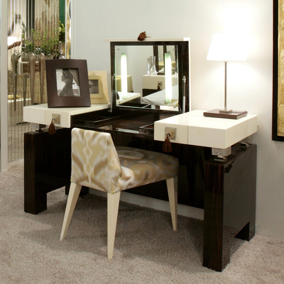Dressing table, Tura 