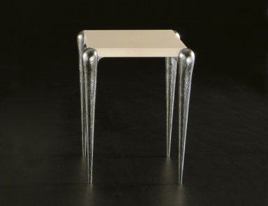 Pridivanny table, Tura