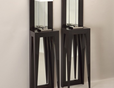 The console is natural wood, Tura