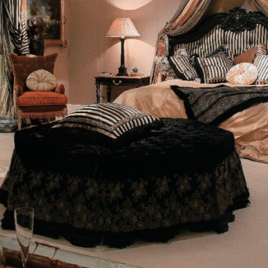 The pouf in the form of a polygon