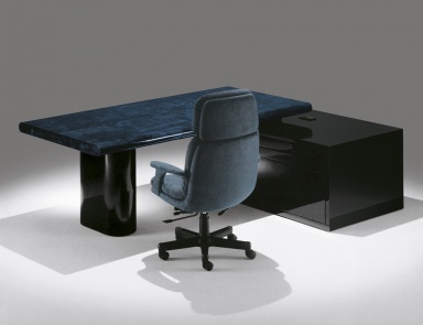 Desk, Tura