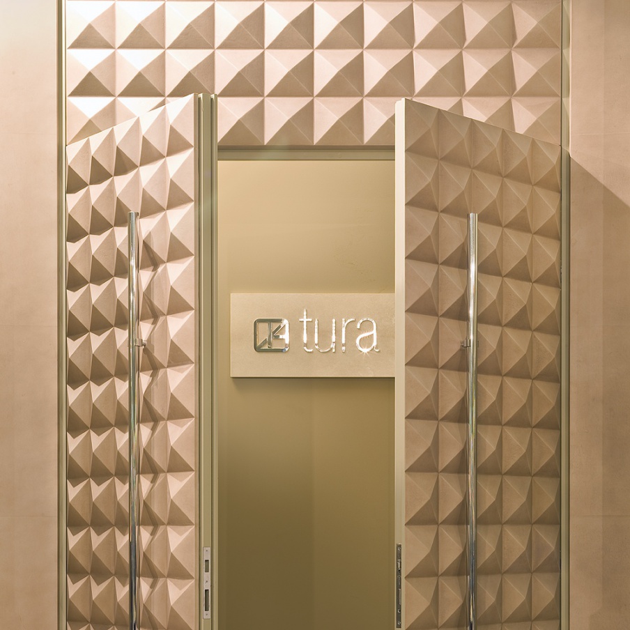 Doors made of natural wood Diamante, Tura