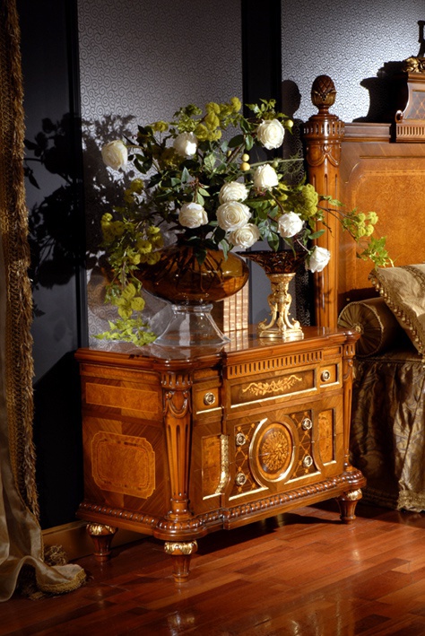 Bedside table made of solid wood, Armando Rho