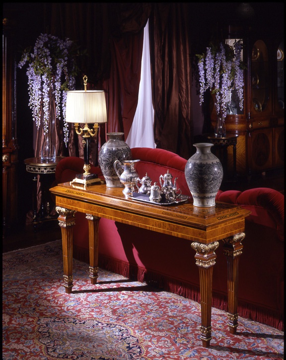 Pridivanny table made of solid wood, Armando Rho