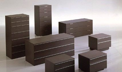 Chest of drawers in oak veneer stained, Kubo - Presotto