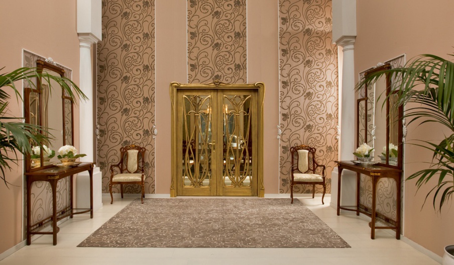 Double doors to Liberty, Medea