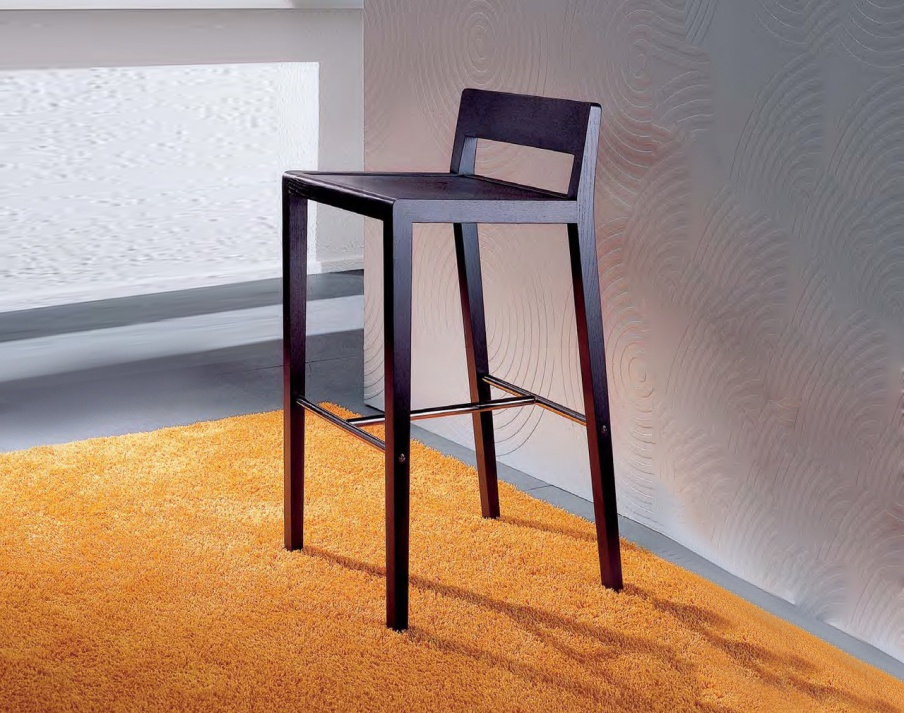 Bar chair made of solid wood with metal footrest, Bryant Bryant sgabello - Porada