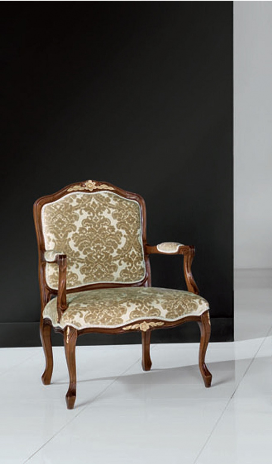 Chair with scalloped legs Miranda, Mobilsedia