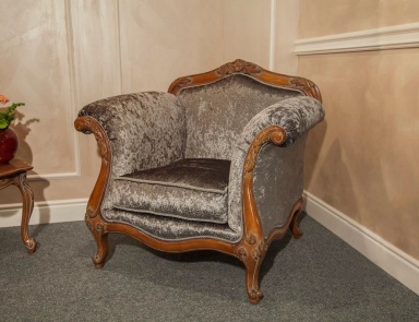 Chair with armrests Chloe, Le Classique