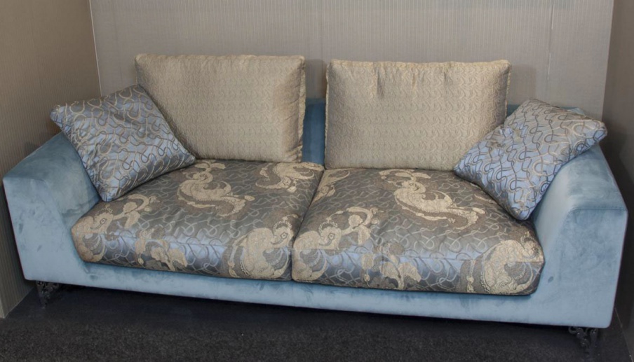 Bill two-seater sofa, Le Classique