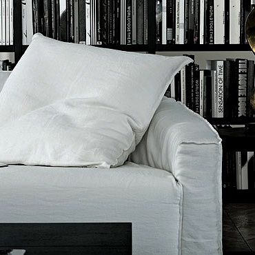 the Atollo sofa (sofa)