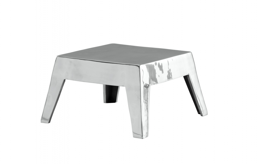A low table of polished cast aluminum, Basso - Poliform 