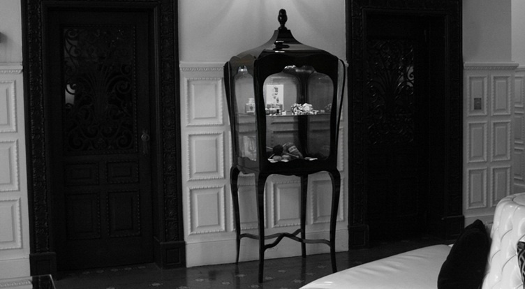 Showcase with glazed doors Palatino, Boca Do Lobo