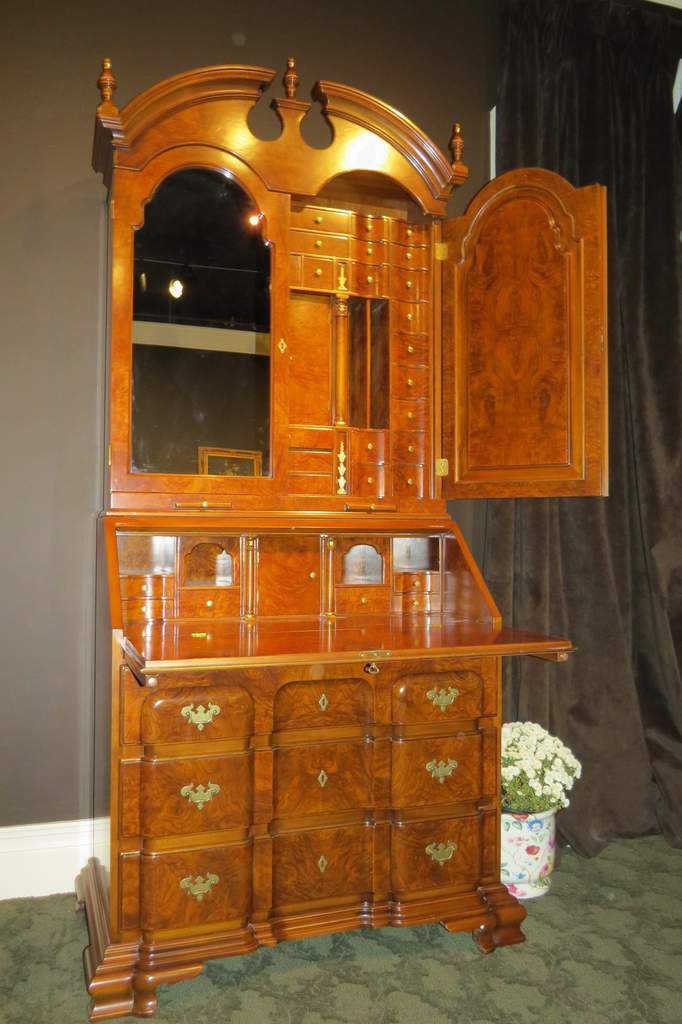 The secretaire made from natural wood, Francesco Molon