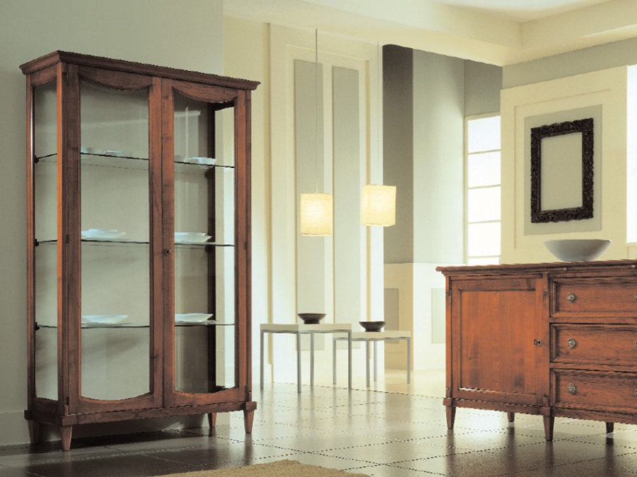 Showcase with wooden frame, Avenanti