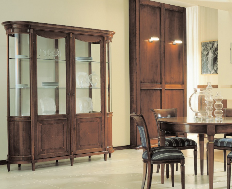 Cabinet with rounded side panels, Avenanti