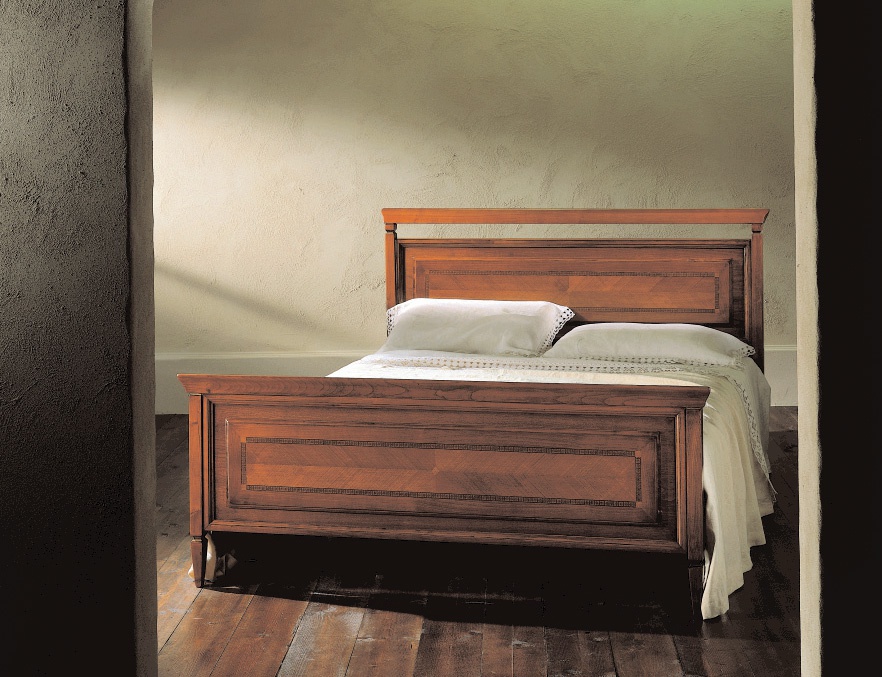 Double bed with headboard and footboard, Avenanti