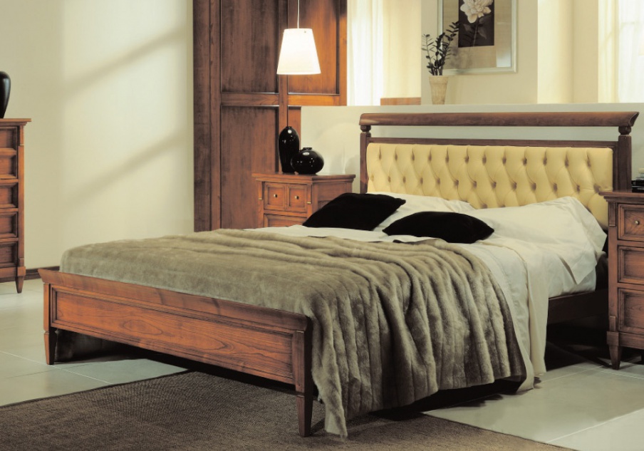 Double bed with upholstered headboard, Avenanti