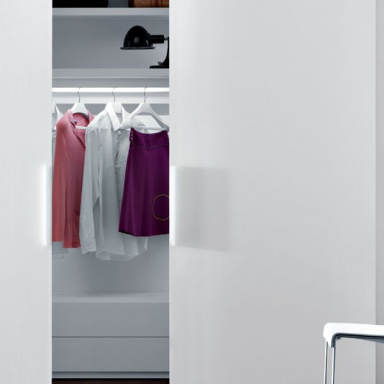 Vista Walk-In Closet 