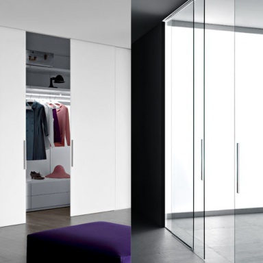 Vista Walk-In Closet 