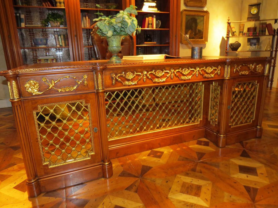 A Desk made of natural wood, Francesco Molon