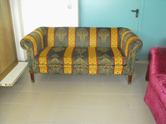 Double sofa Hubert, Epoque