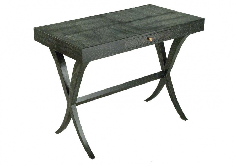 The console is natural wood X-Elle, Collection Pierre