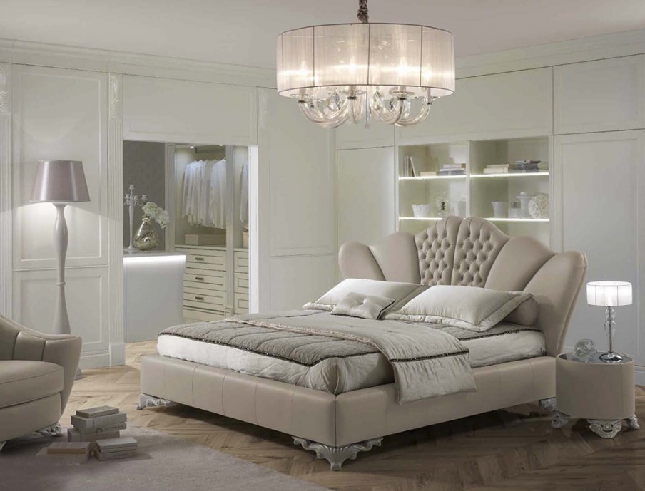 Headsets for bedrooms on a frame of wood corona, Piermaria