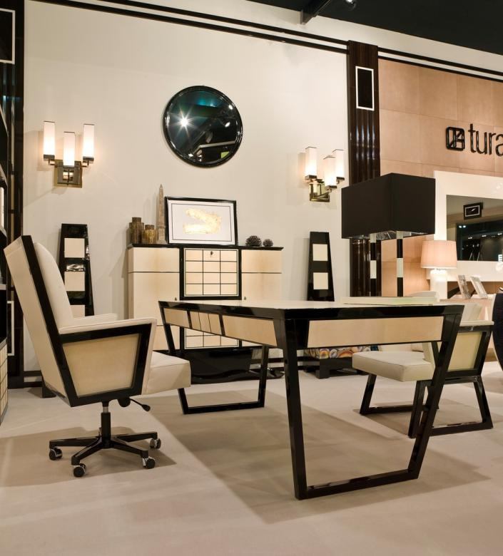 The chair on a rotating basis, Tura 