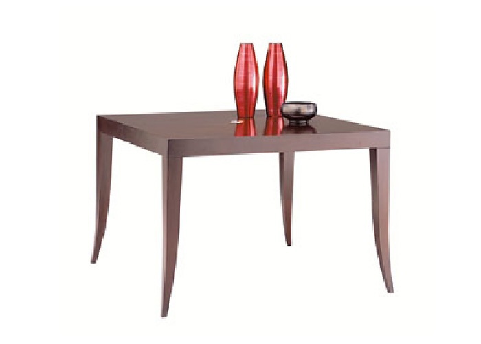 Square dining table, Selva