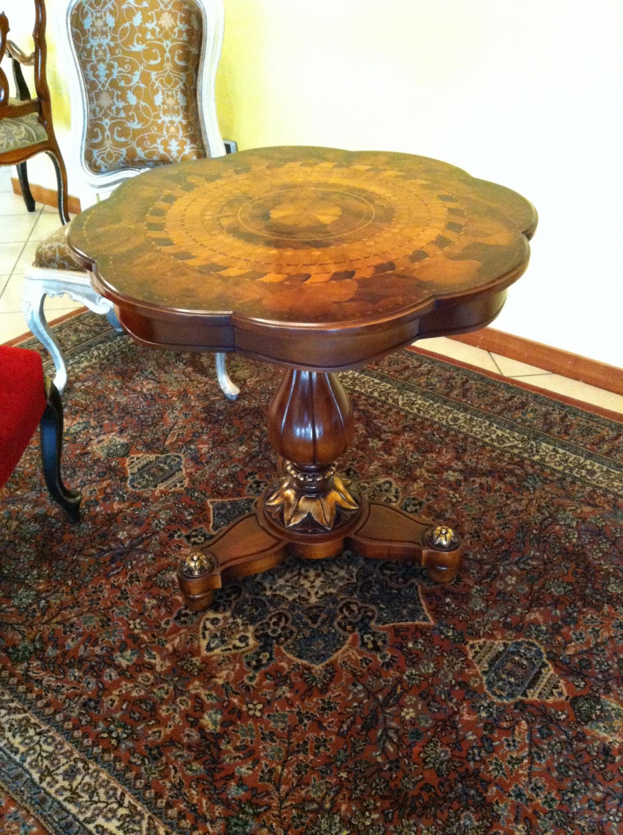 A coffee table, Palmobili